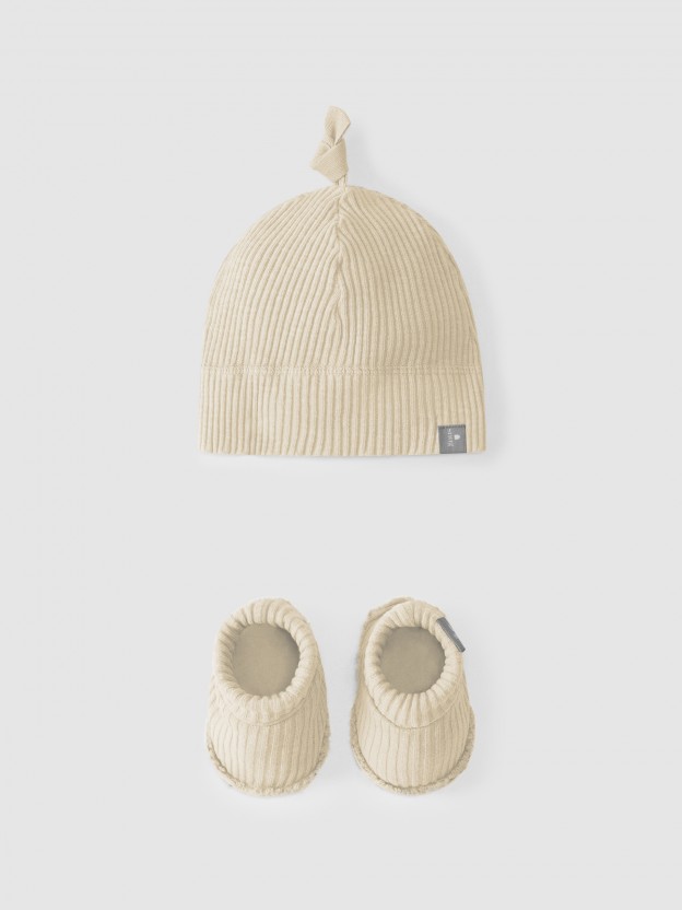 Ribbed jersey booties and hat set