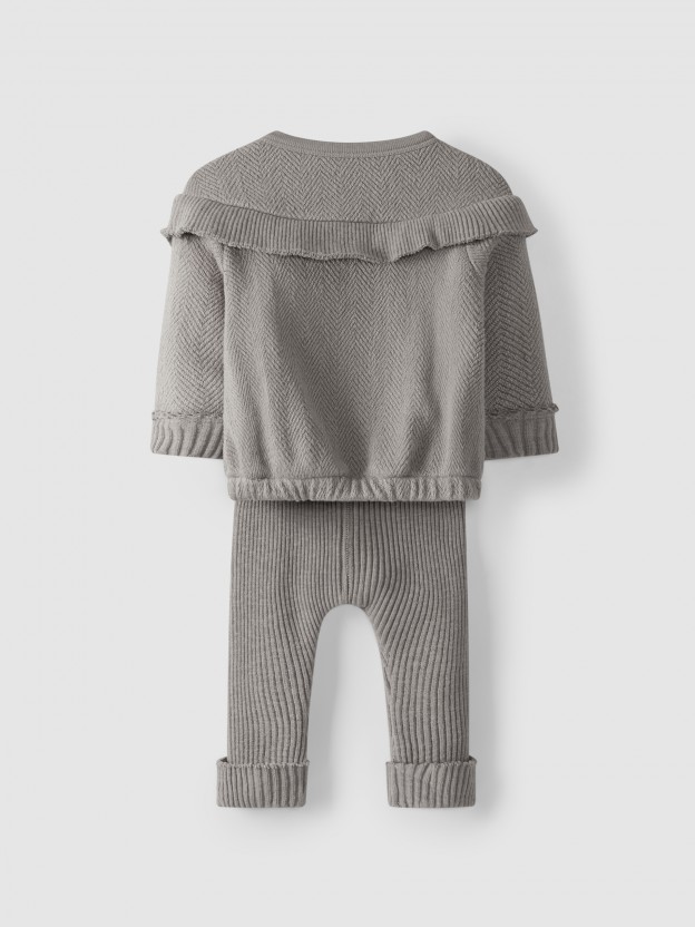 Ribbed jersey sweater with ruffle and pants set