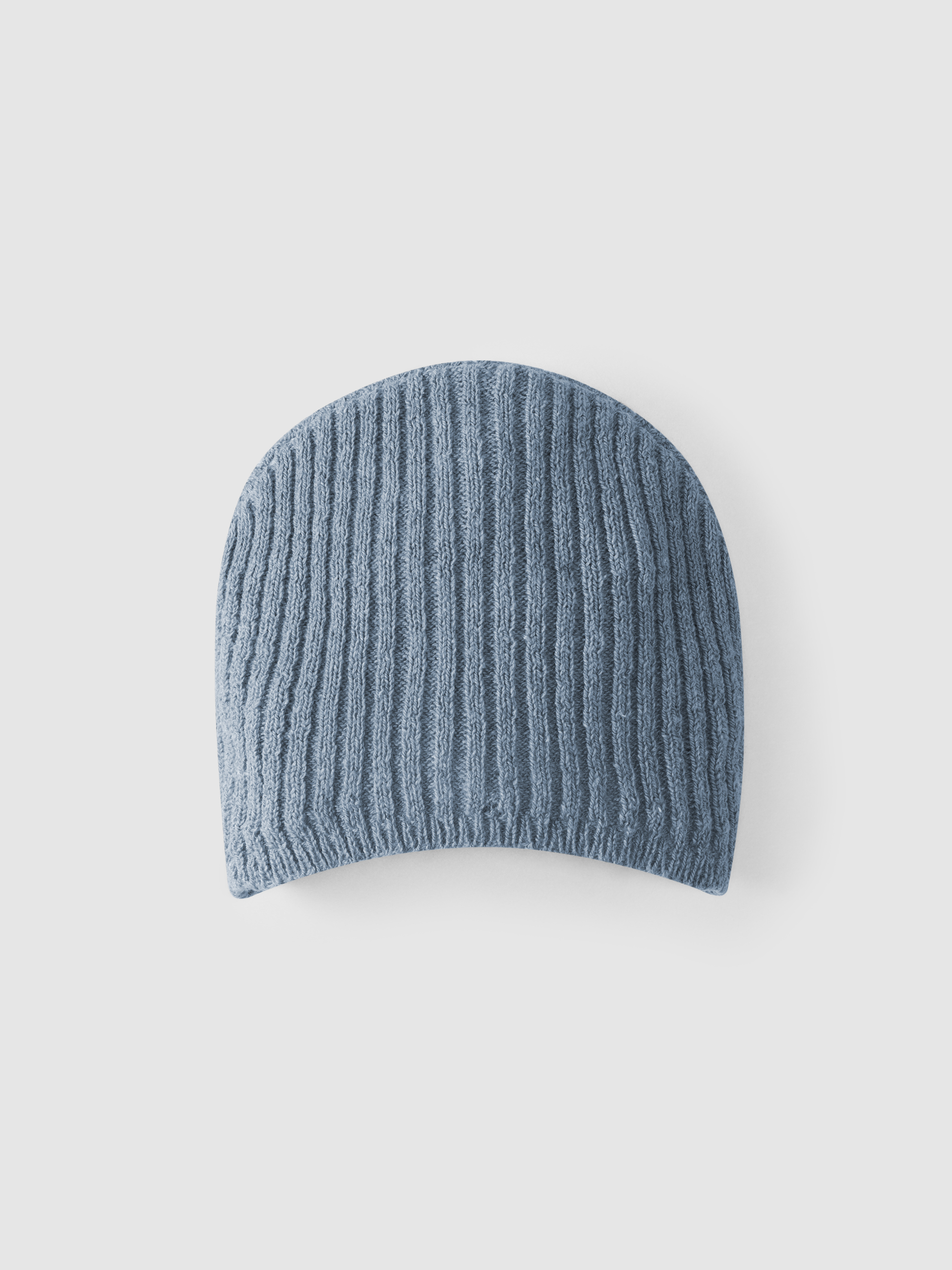 Ribbed hat ribbon and pom-pom