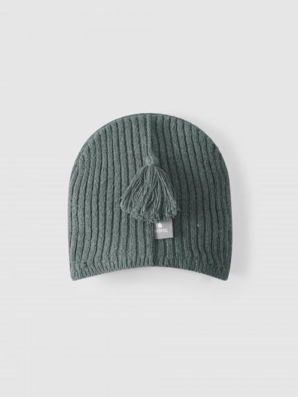 Ribbed hat ribbon and pom-pom Ribbed hat ribbon and pom-pom