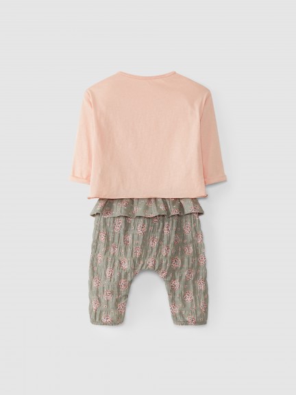 Floral pants and plain T-shirt set Floral pants and plain T-shirt set