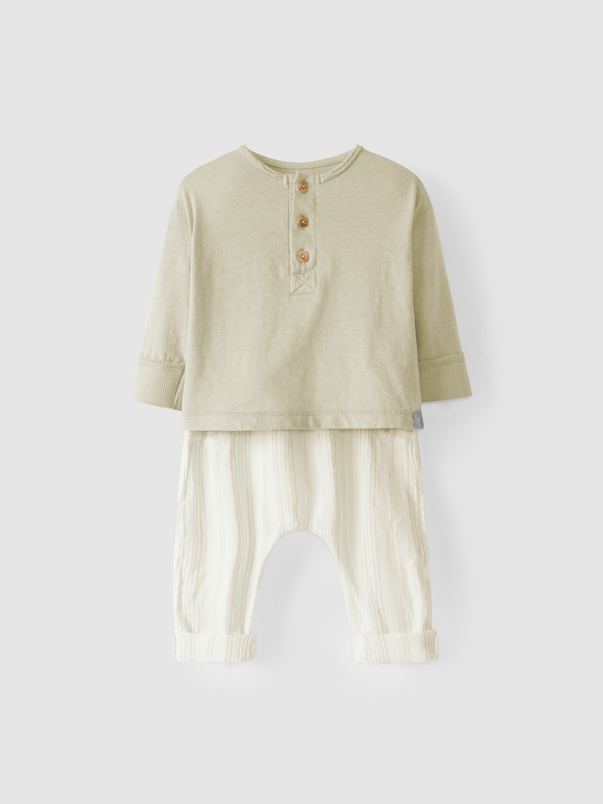 Sweater and pants set