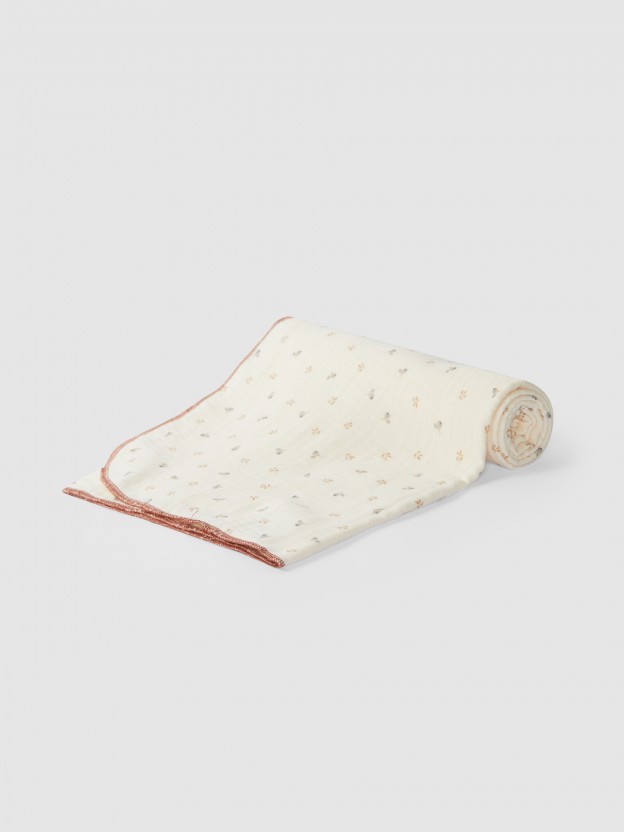 Swaddle in organic muslin