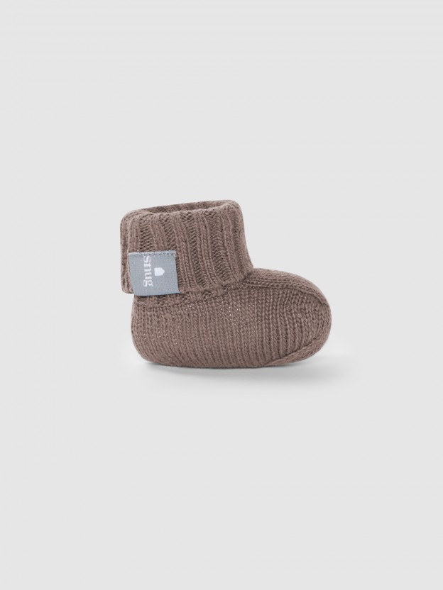 Knitted cashmere/merino booties