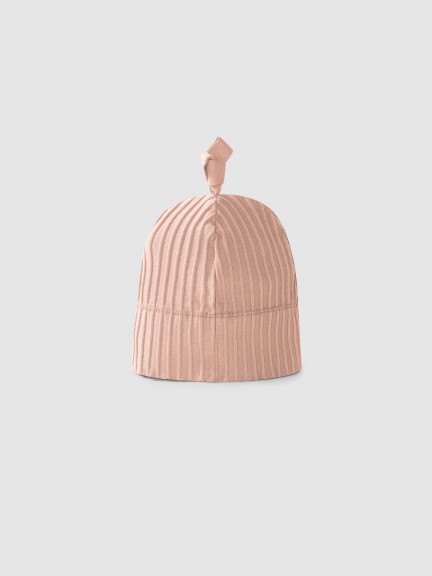 Kit gorro y patucos de punto acanalado Kit gorro y patucos de punto acanalado