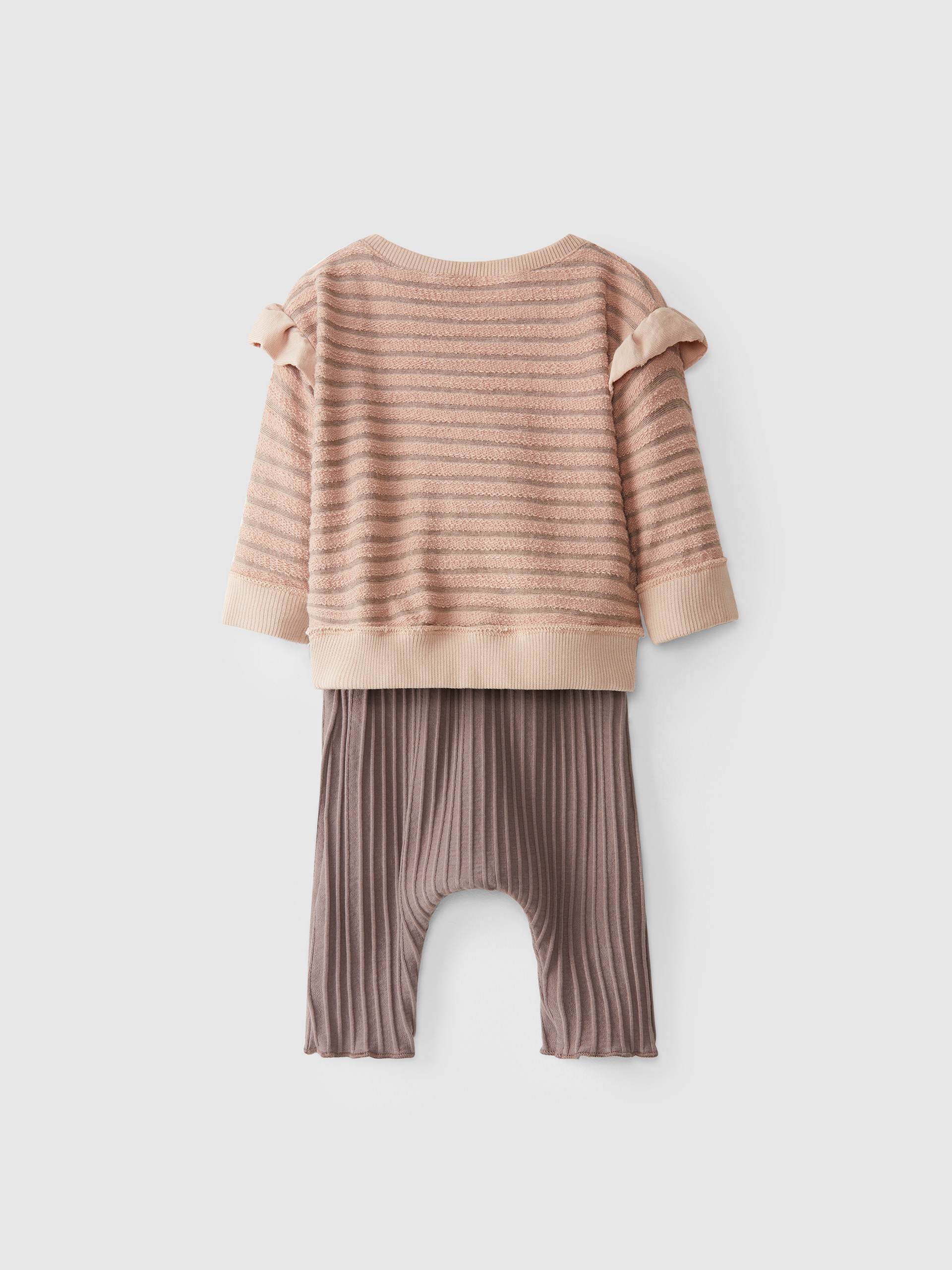 Kit calças e sweat em felpa de riscas relevo