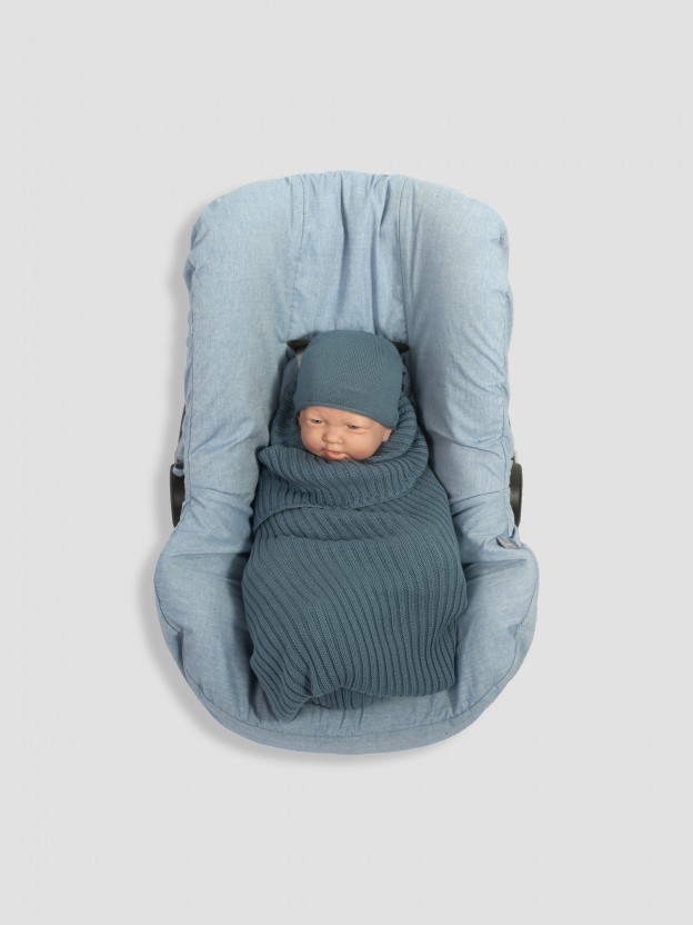 Knitted car seat wrap