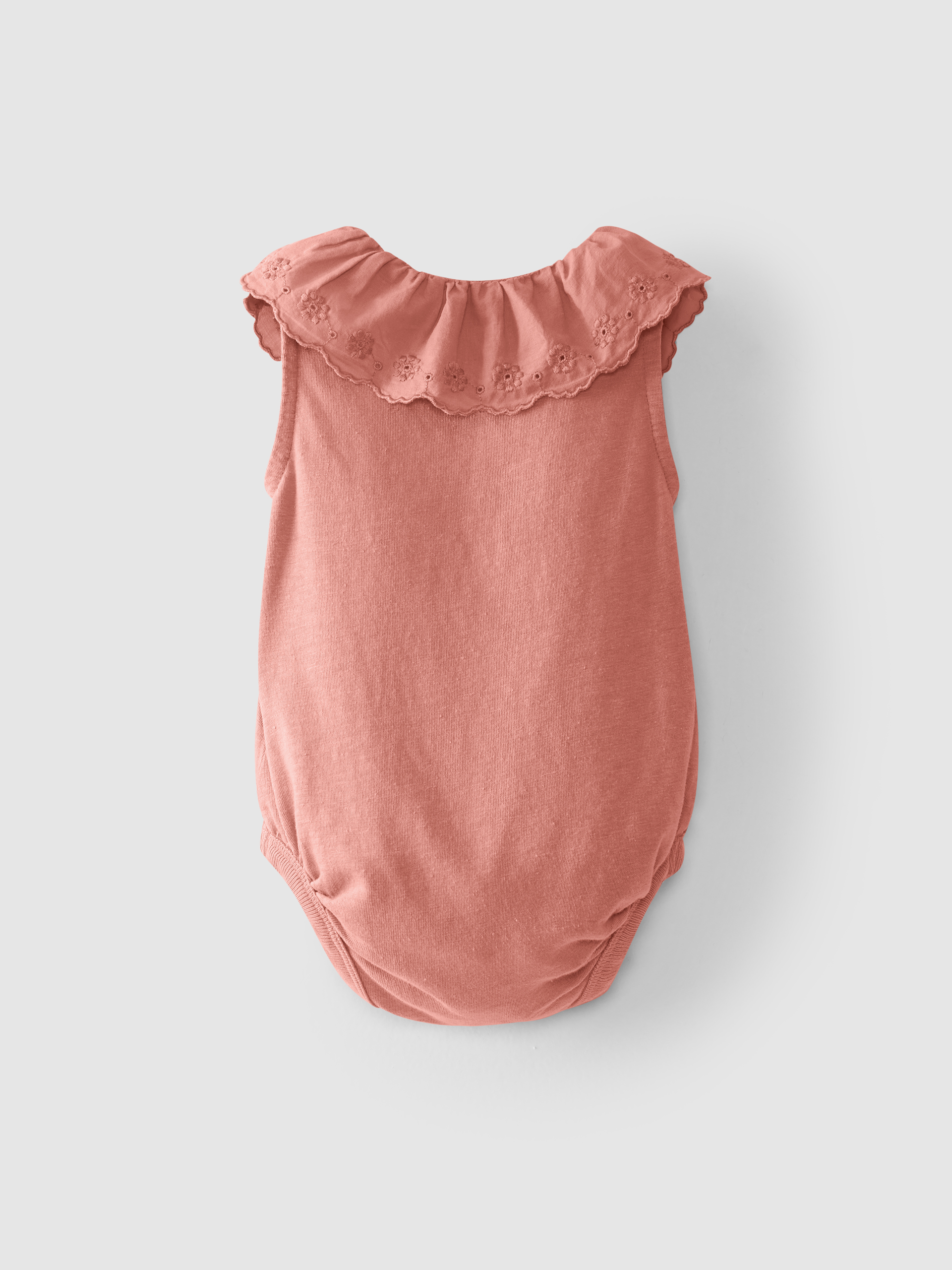 Body cuello bordado