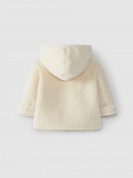 Casaco com capuz em malha de veludo canelado Casaco com capuz em malha de veludo canelado