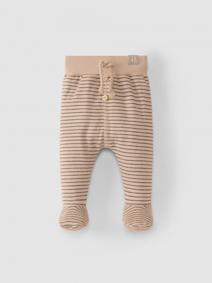Pants printed with feet
