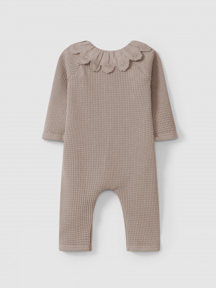 Fatinho em malha waffle com gola de folho Fatinho em malha waffle com gola de folho