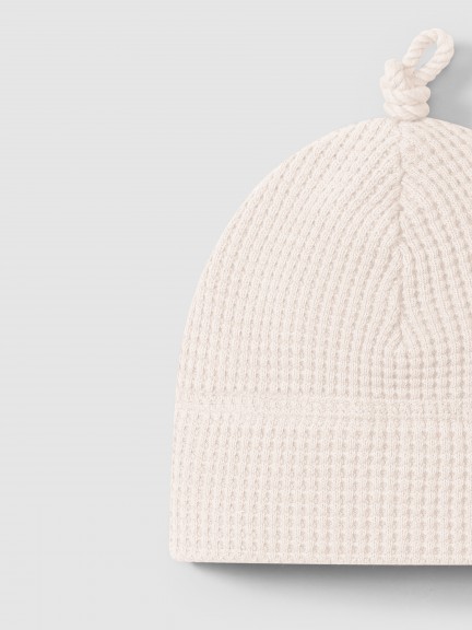 Waffle weave beanie with knot Waffle weave beanie with knot