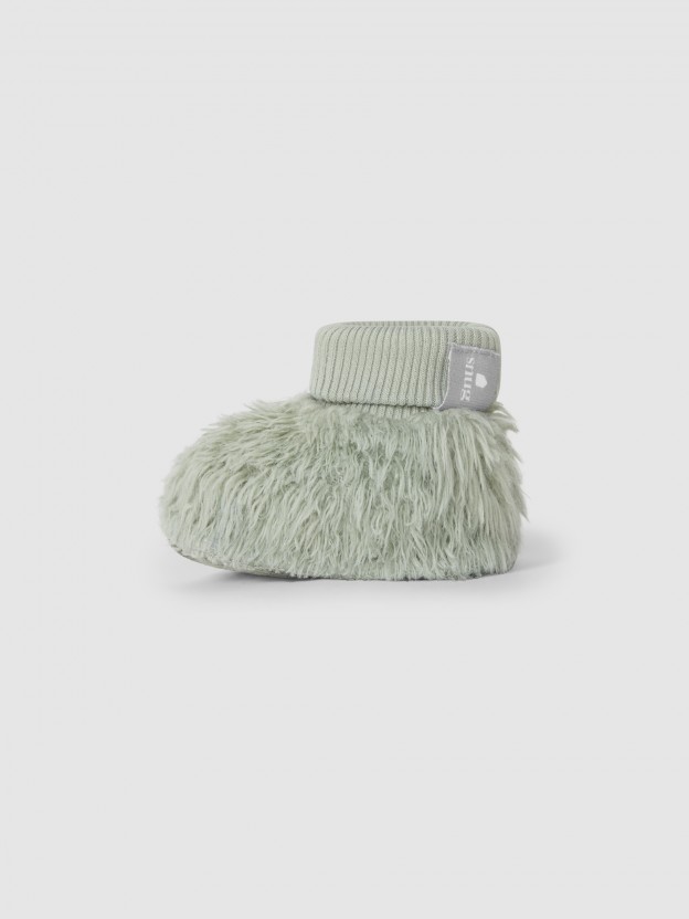 Booties in organic cotton fur