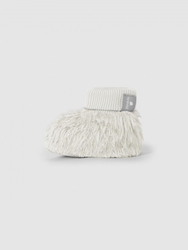 Booties in organic cotton fur