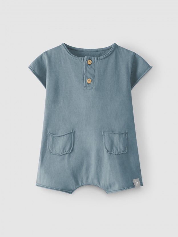 Plain short-leg romper with pockets