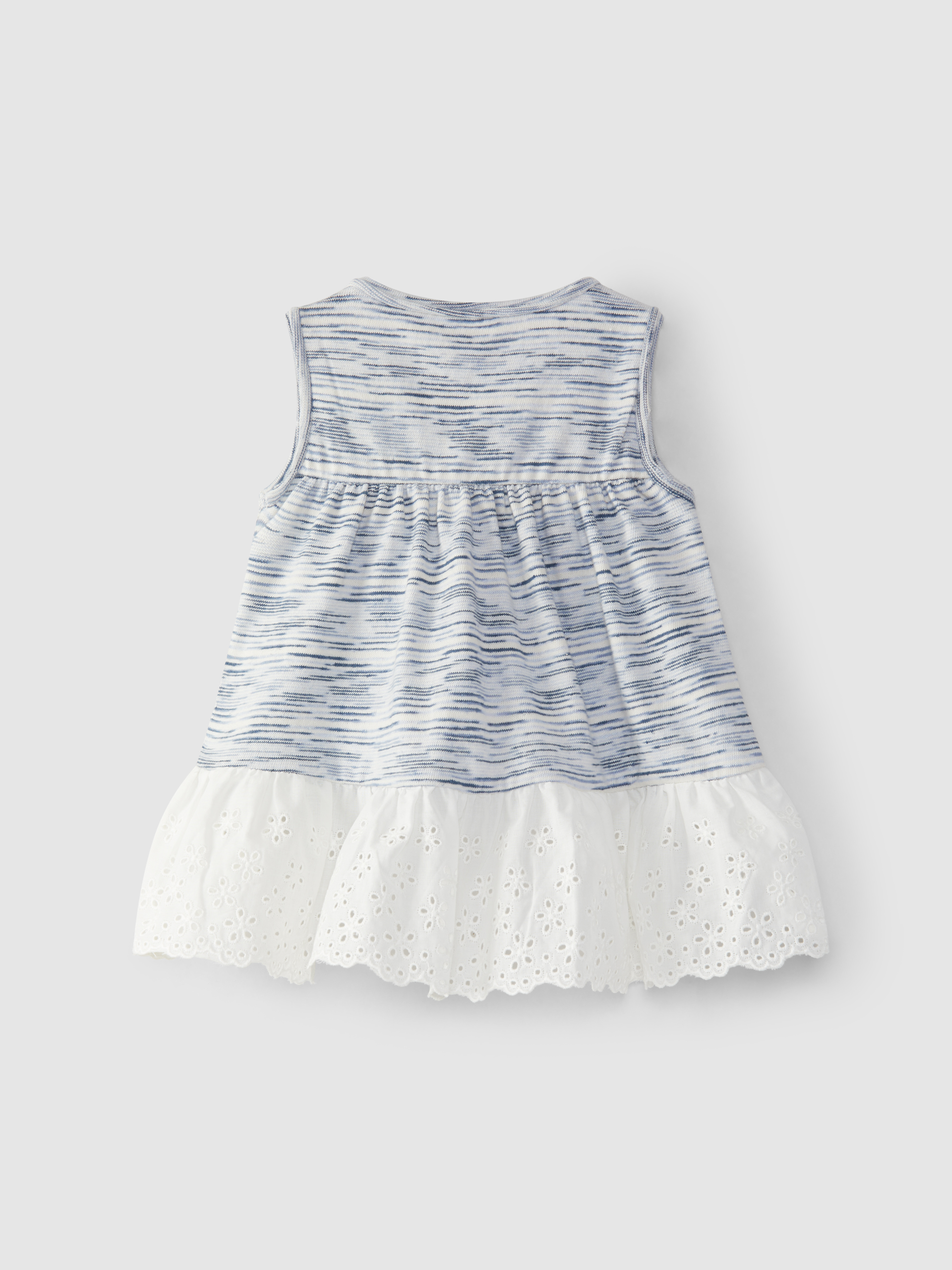 Vestido de punto con volante bordado inglés.