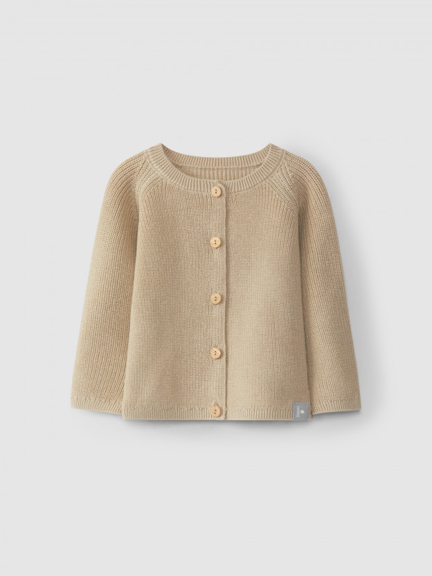 Knitted cardigan pearl stitch