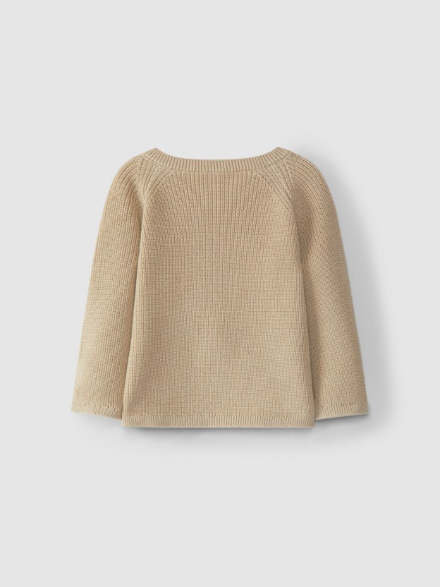 Knitted cardigan pearl stitch
