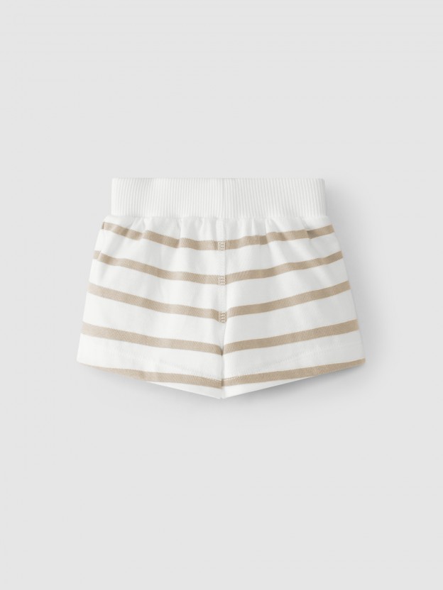 Pull-up shorts with stripes