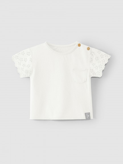 T-shirt sleeves English embroidery