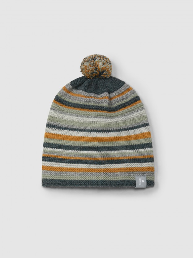 Beanie with pom-pom and embossed stripes