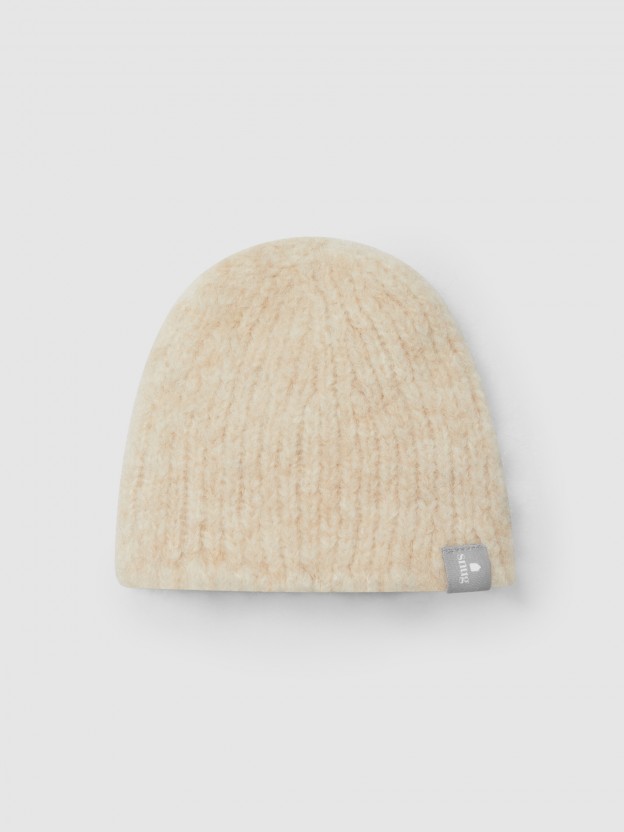 Seamless knitted beanie