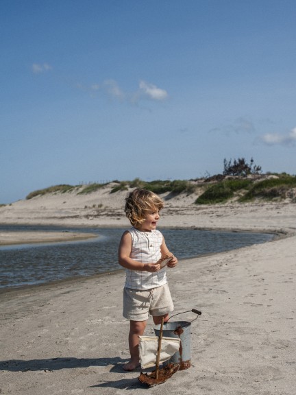 Conjunto de camiseta y pantalones cortos en felpa Conjunto de camiseta y pantalones cortos en felpa