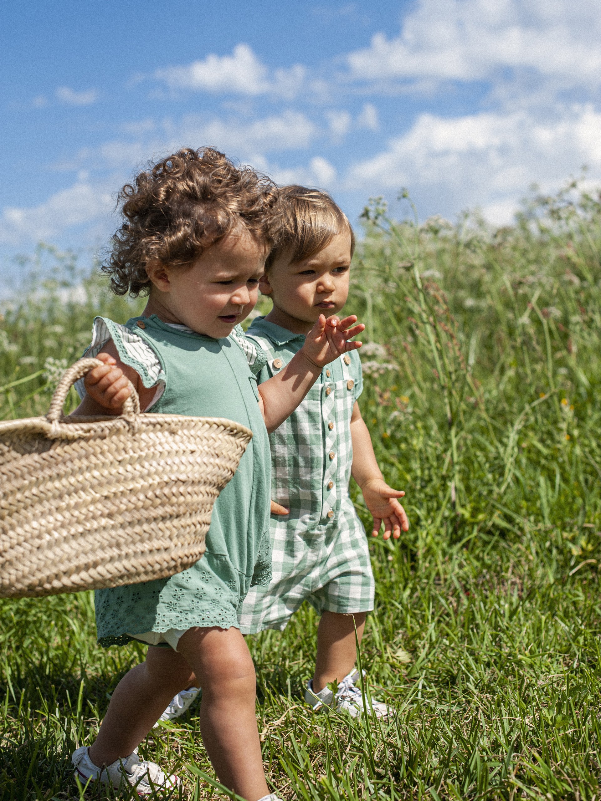 Macacão bordado inglês