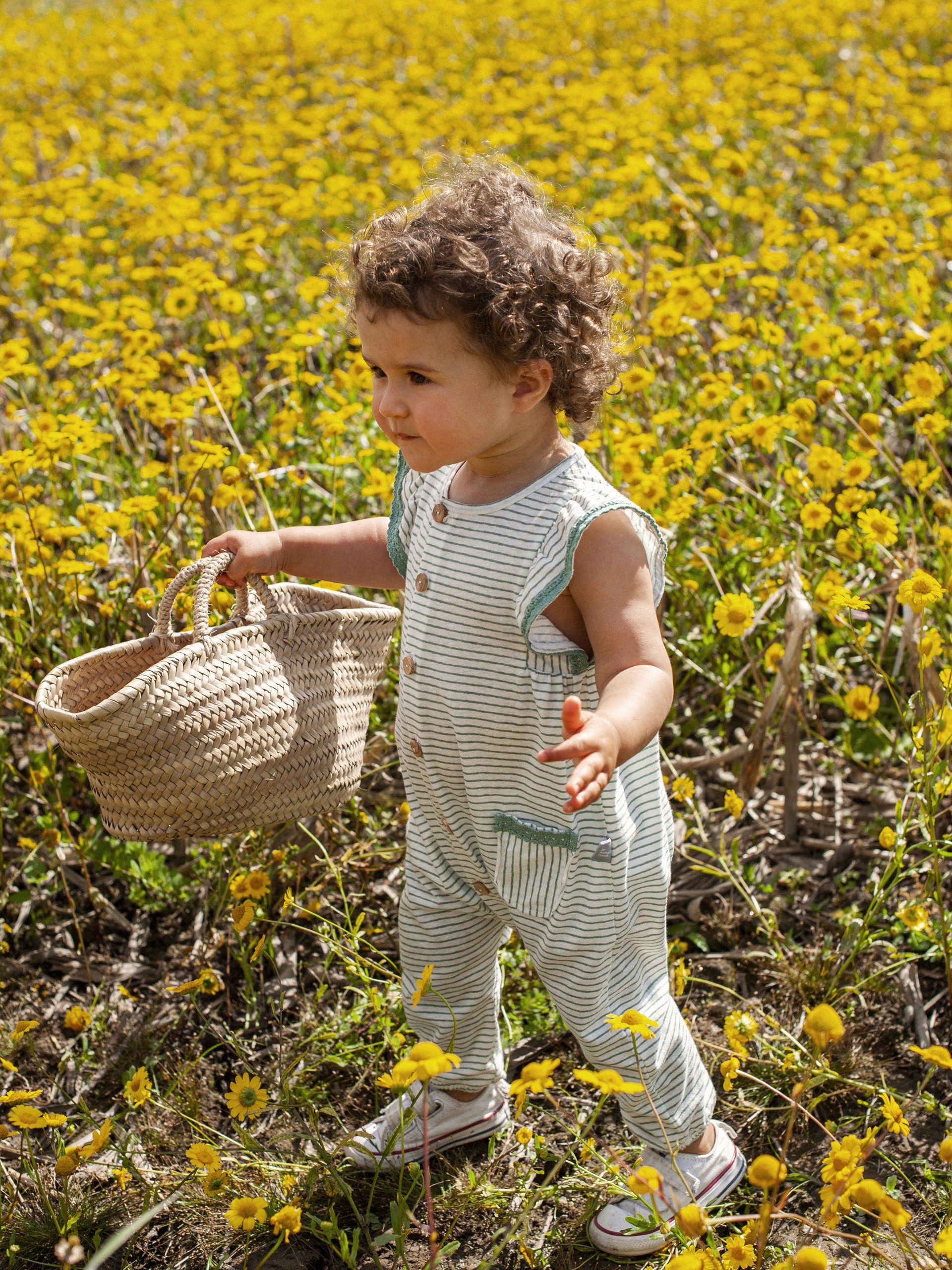 Macacão de riscas mangas em folho