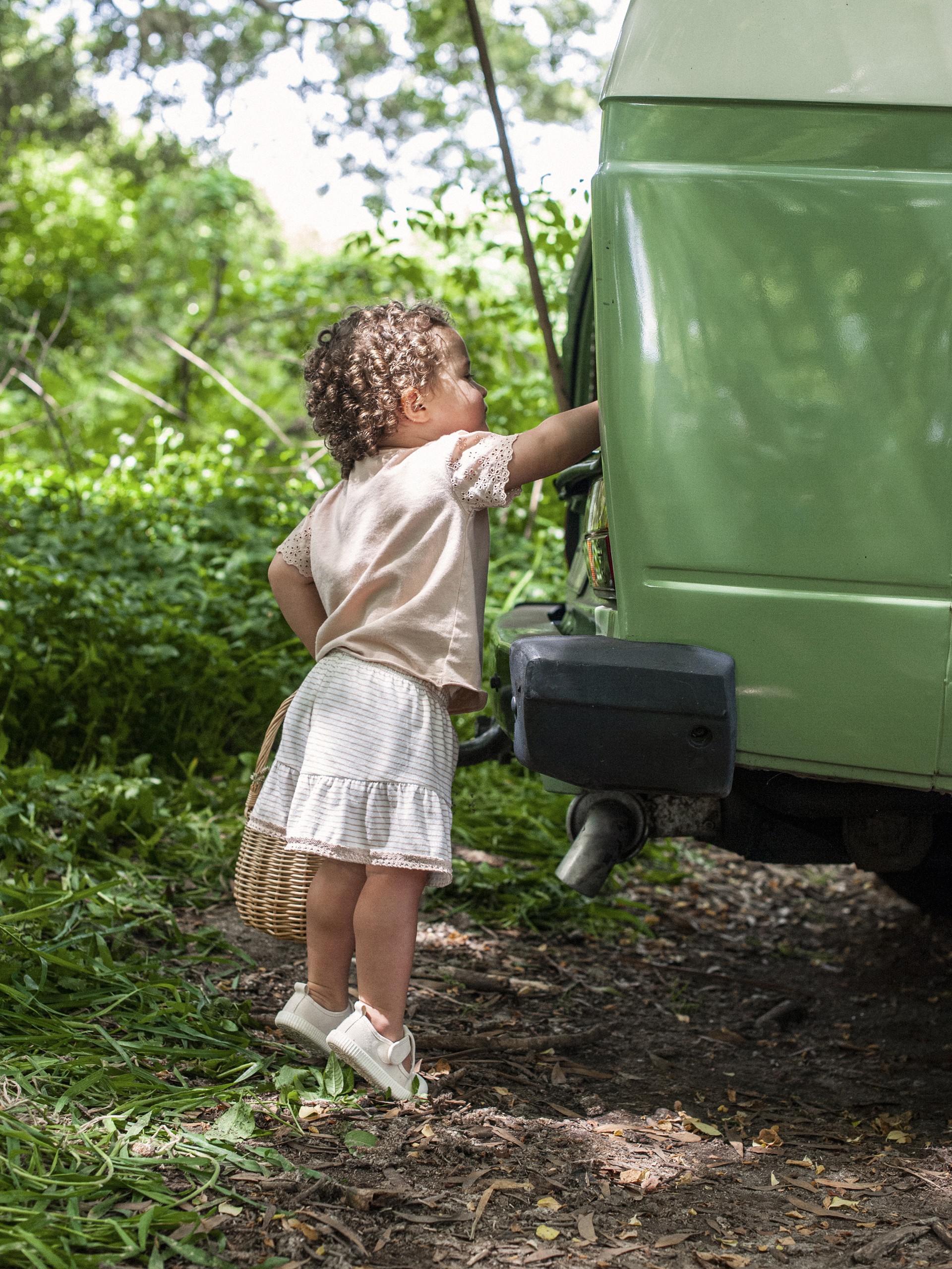 Striped pull-up shorts and crochet ribbon
