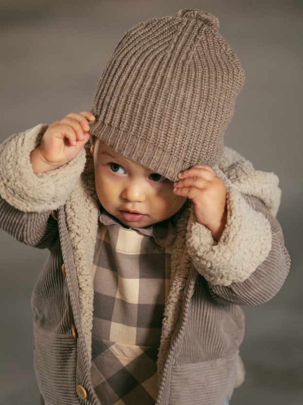 Gorro tricotado pom-pom