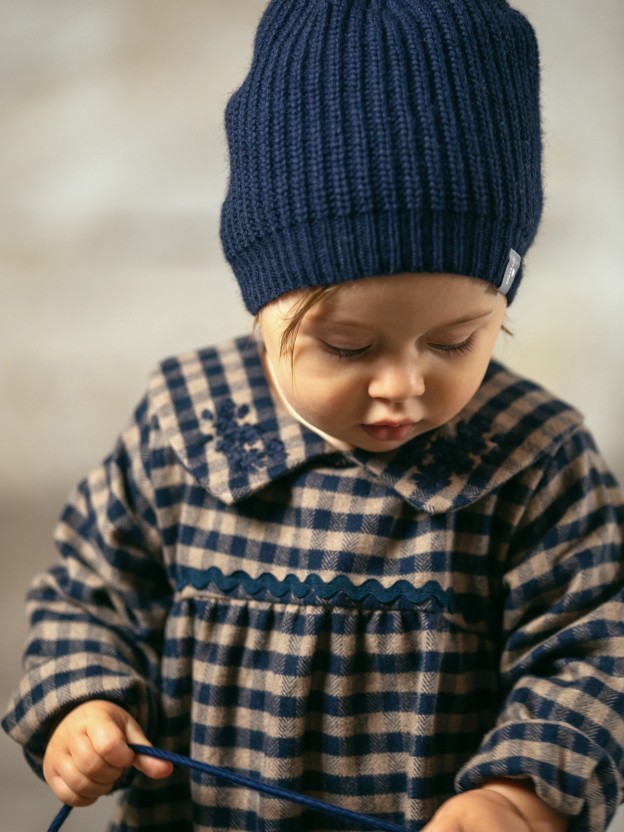 Knitted beanie with pom-pom