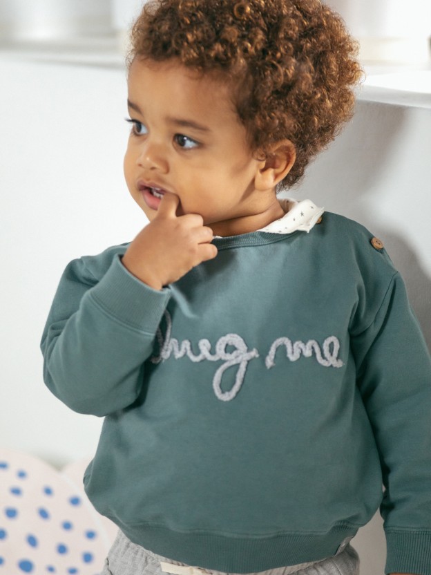 "Hug me" sweatshirt