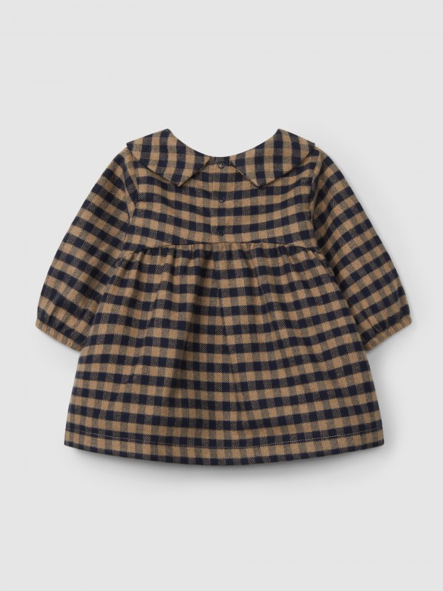 Plaid dress with embroidered collar in wool yarn