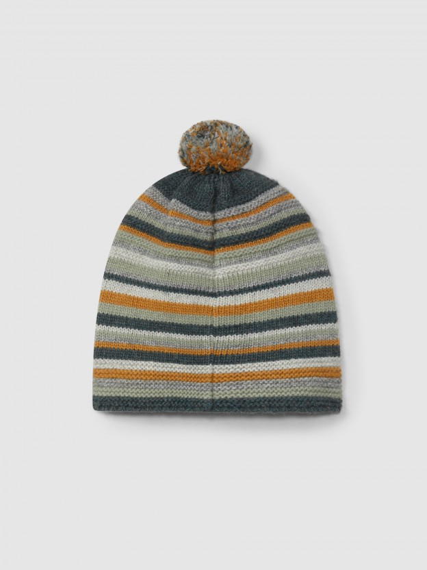 Beanie with pom-pom and embossed stripes