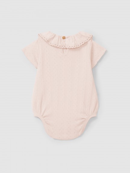 Body Ajour con cuello de volante bordado inglés. Body Ajour con cuello de volante bordado inglés.