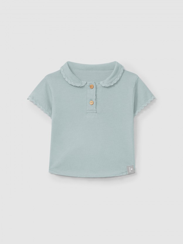 Polo liso com detalhe de espiguilha Polo liso com detalhe de espiguilha