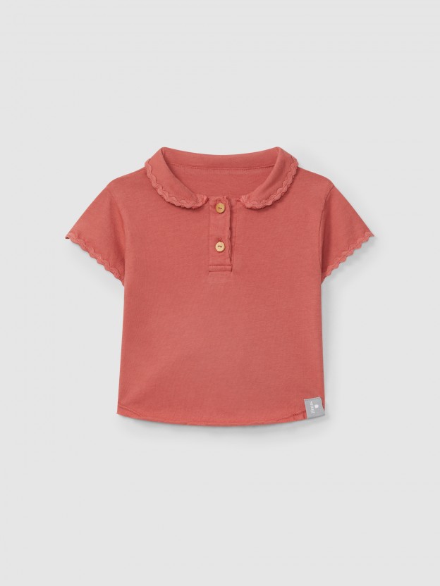 Polo liso com detalhe de espiguilha