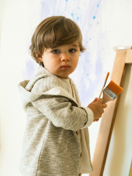 Abrigo con capucha en punto efecto tejido Abrigo con capucha en punto efecto tejido
