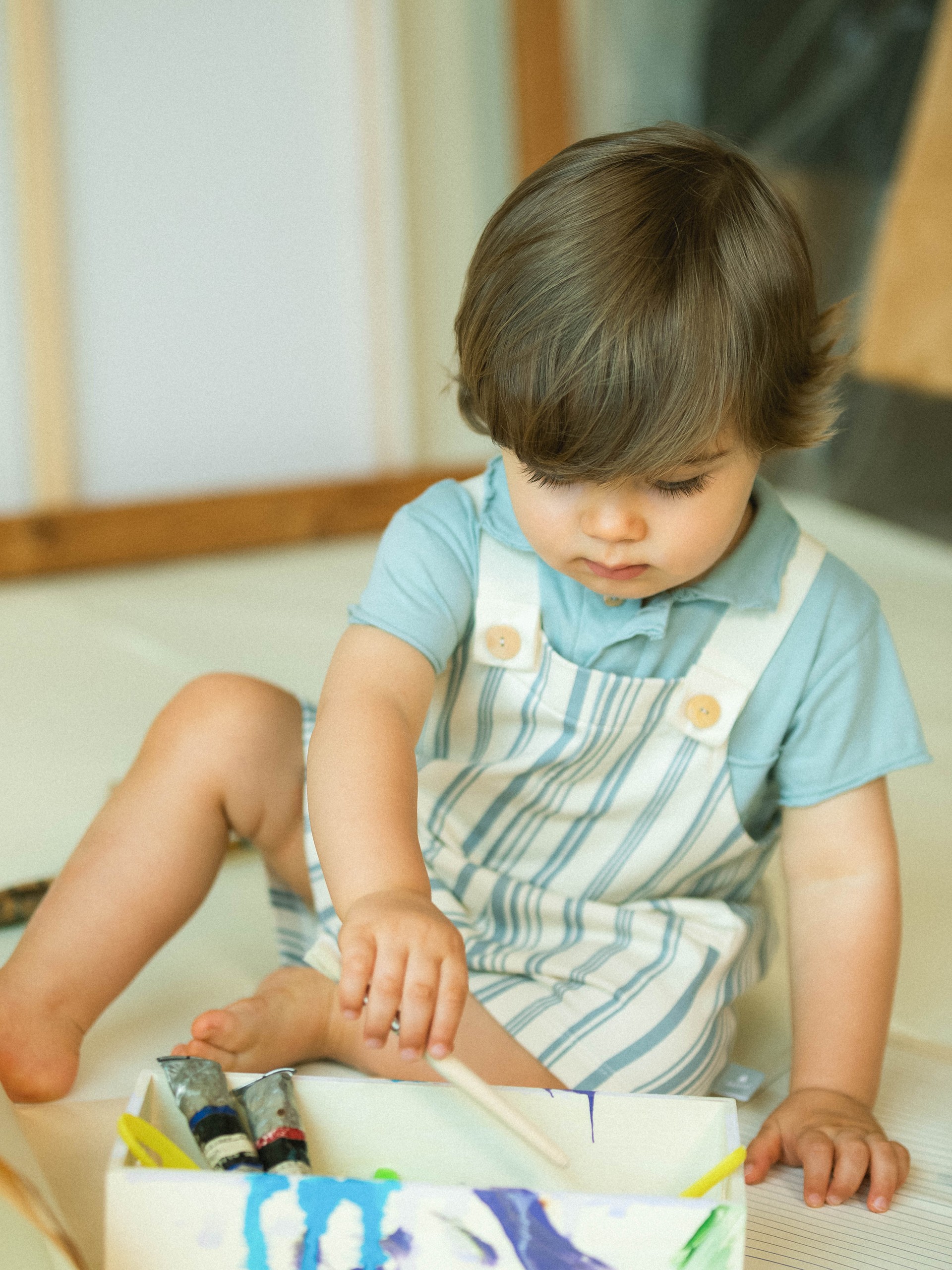 Pantalón Corto con peto en felpa estampada