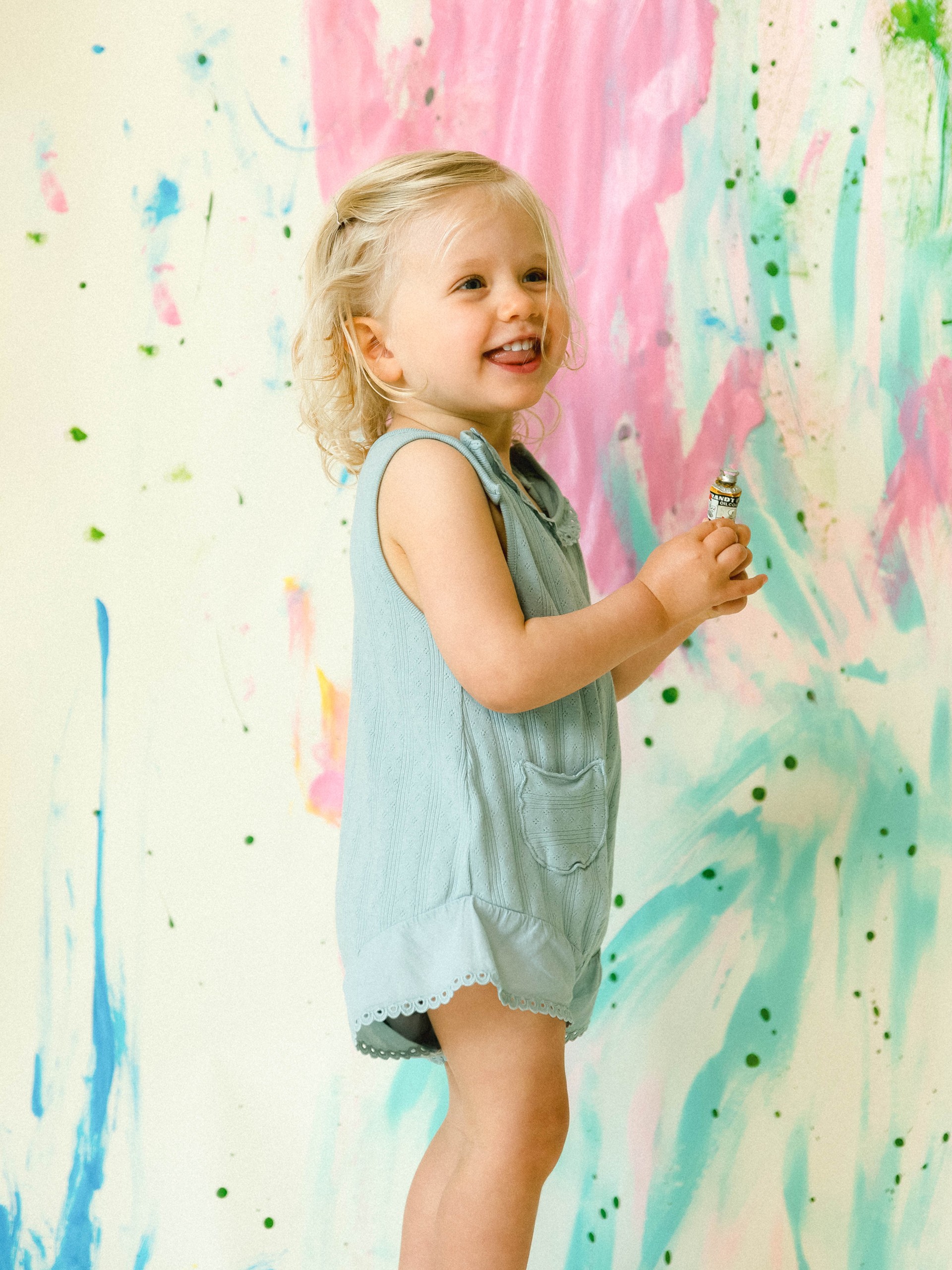 Macacão ajour com bordado inglês