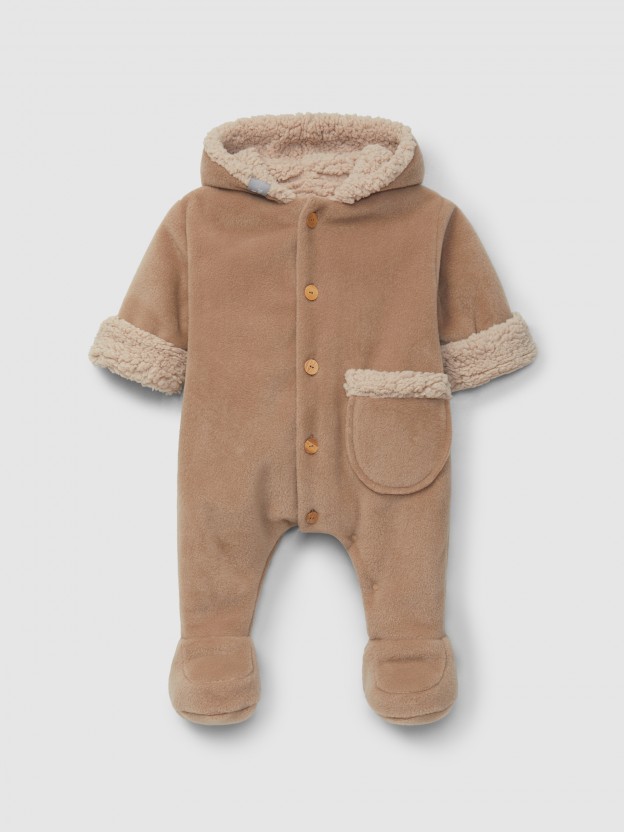Fleece hooded pramsuit with pocket Fleece hooded pramsuit with pocket