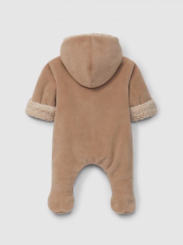 Fleece hooded pramsuit with pocket Fleece hooded pramsuit with pocket