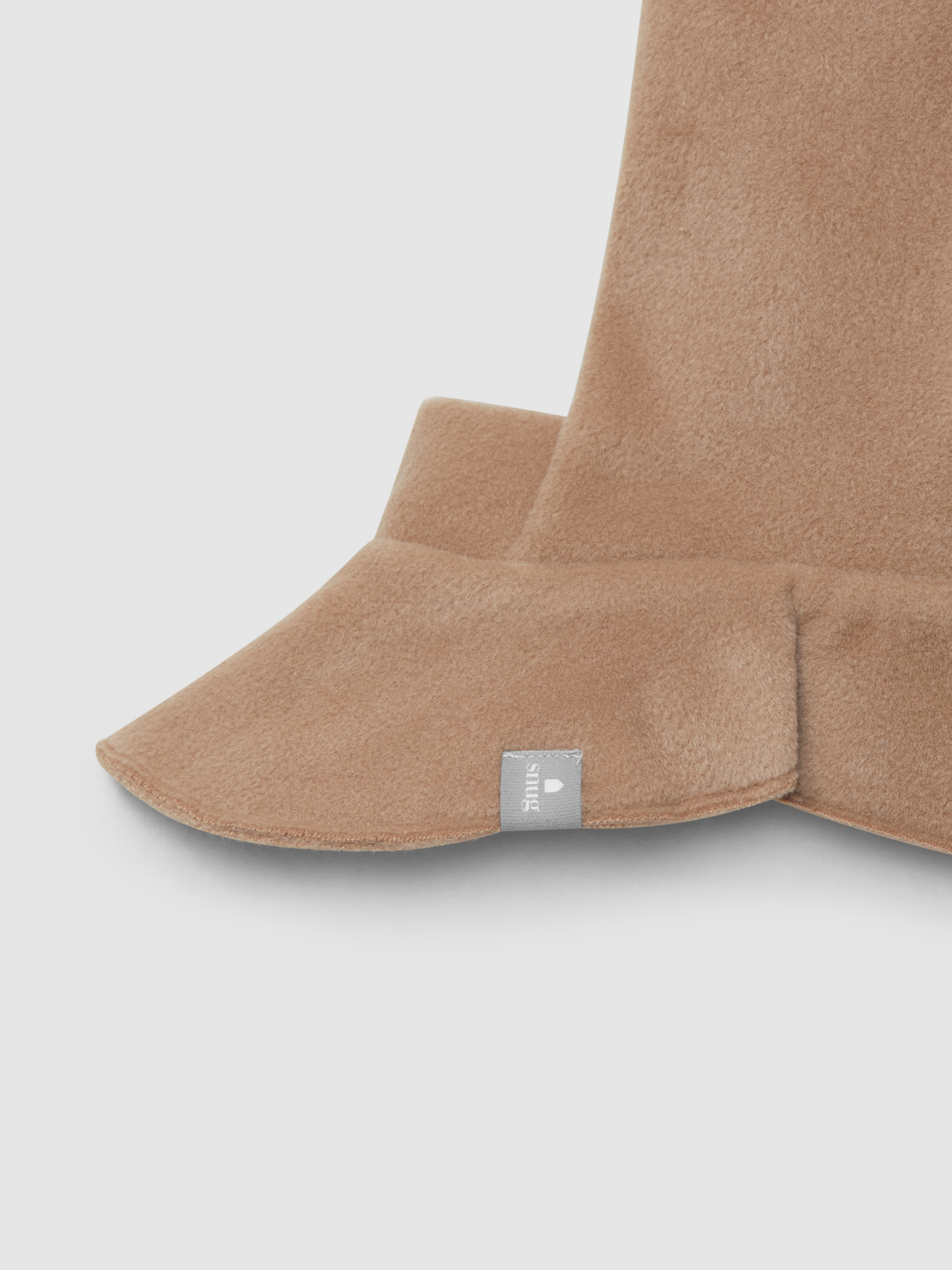 Fleece beanie with collar