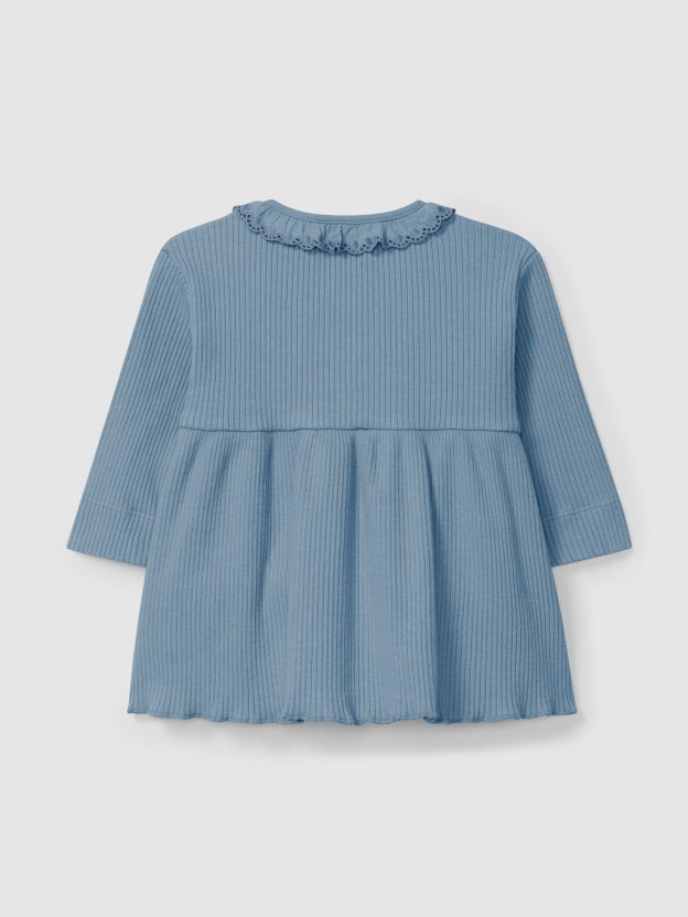 Dress in ribbed jersey with ruffled collar Dress in ribbed jersey with ruffled collar