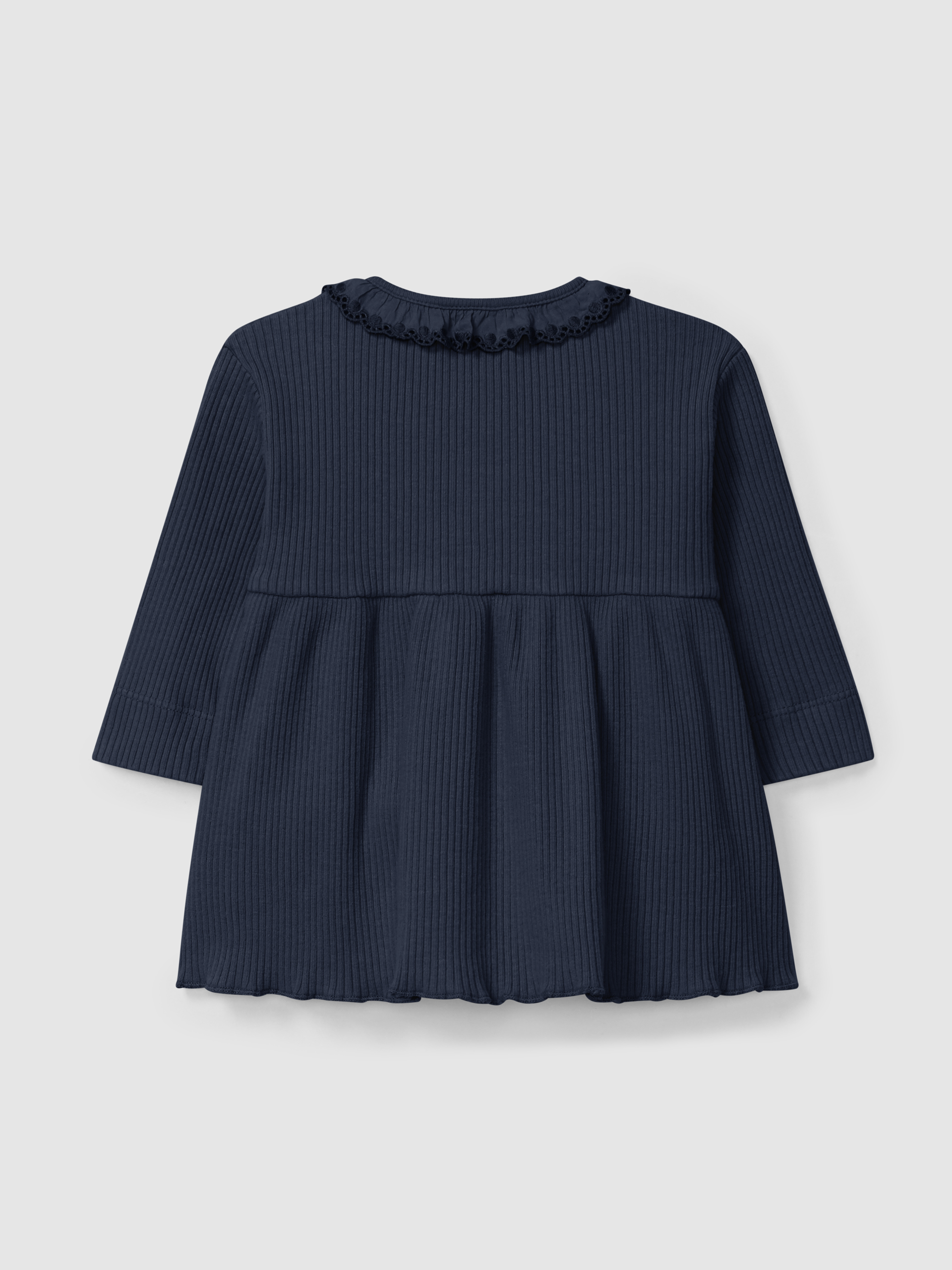 Vestido em malha canelada com gola de folho