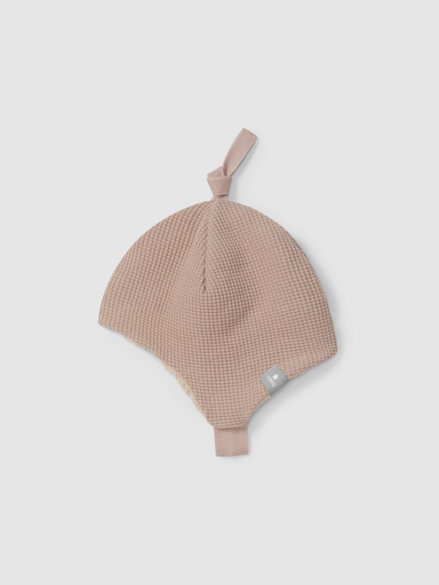 Waffle weave beanie with fur interior Waffle weave beanie with fur interior