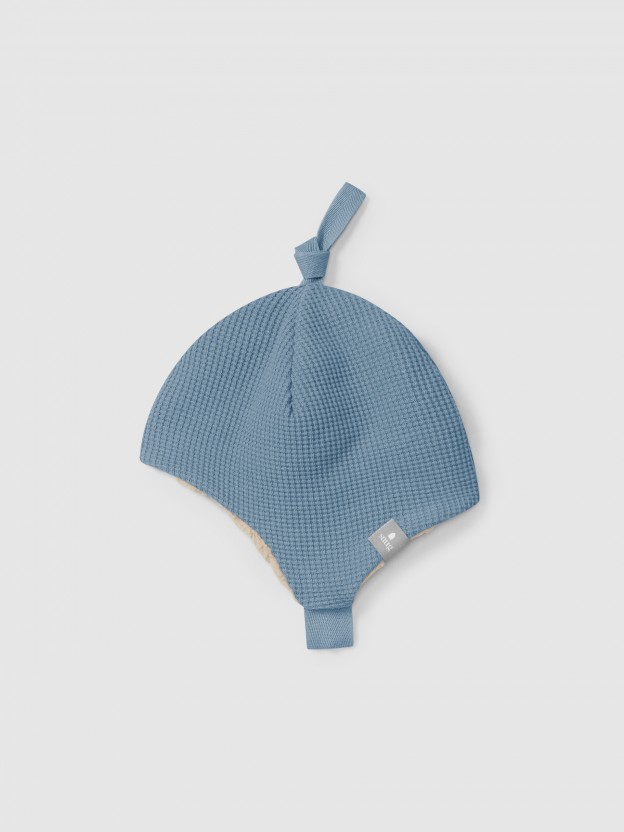 Waffle weave beanie with fur interior Waffle weave beanie with fur interior