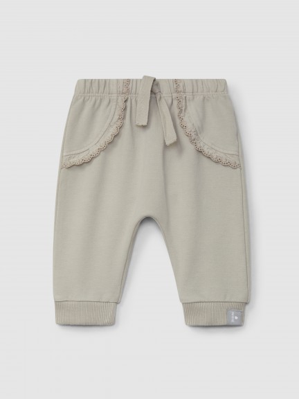 Plush pull-up pants with embroidered ruffle