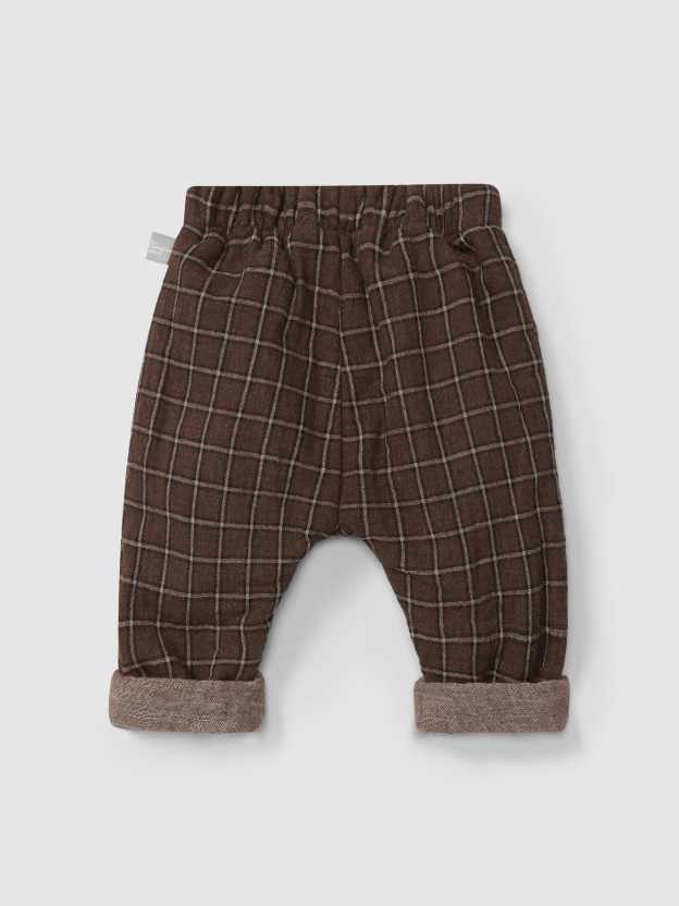 Check pull-up pants Check pull-up pants